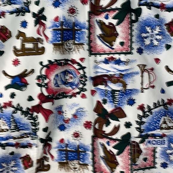 Mobb Women's Blue White Classic Christmas Winter Theme Scrub Top (Size Medium) - Picture 2 of 9